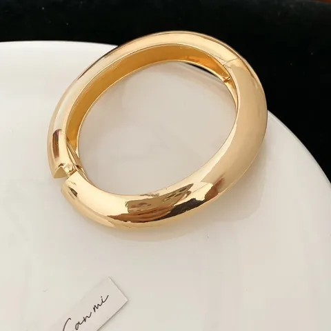 Juego de Brazaletes Geométricos Irregulares de Acrílico Ámbar Oro para Mujer Diseño Único Moda Europea Brazalete Abierto Accesorio de Joyería