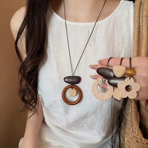 Bohemian Handwoven Beaded Long Necklace Ethnic Style Resin Flower Fan Geometric Pendant Necklace For Women Statement Jewelry Gift