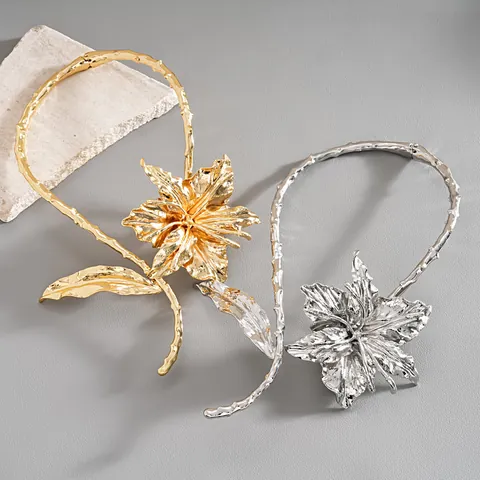 Exaggerated European Metal Wrinkled Flower Leaf Choker For Women Heavy Industry Alloy Light Luxury Niche Clavicle Chain Necklace Jewelry