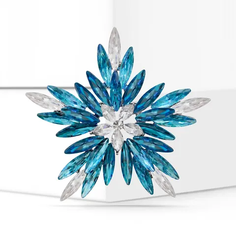 Vintage Alloy Snowflake Brooch Rhinestone Inlaid Luxury Crystal Christmas Pin Jewelry For Women Dress Banquet Accessories