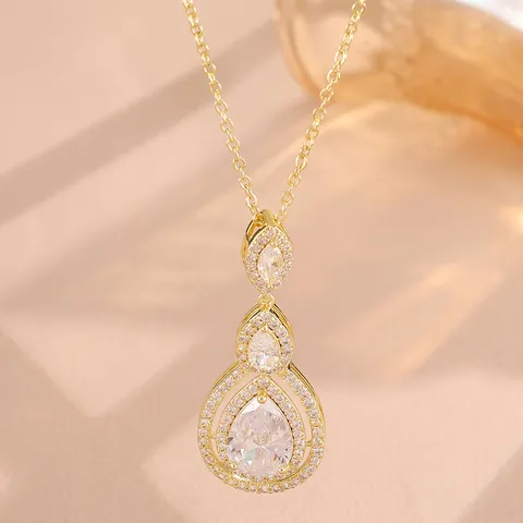 Abgestufte Mehrlagige Zirkonia Anhänger Halskette Kupfer Halo Elegant Hochzeit Party Schmuck Für Damen