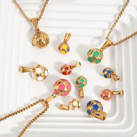 Collar con Colgante de Fútbol de Acero Inoxidable para Mujer Chapado en Oro de 18K Esmalte de Colores Estilo Deportivo Joyería