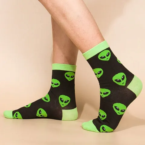 Herren Neuheit Alien Muster Crew Socken Atmungsaktiv Polyester Mittelhoch Socken Casual Streetwear Mode Socken Für Den Alltag