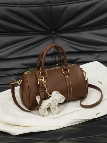 Luxury Women PU Leather Boston Pillow Bag With Dog Charm Contrast Stitching Elegant Shoulder Crossbag Top Handle Handbag