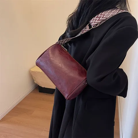 Sac Oreiller Boston en Cuir PU pour Femmes Mode Bandoulière Large Géométrique Sac à Épaule Urbain pour Navette Quotidienne