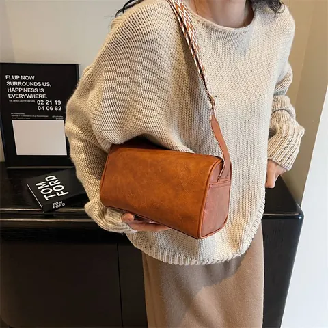 Sac Oreiller Boston en Cuir PU pour Femmes Mode Bandoulière Large Géométrique Sac à Épaule Urbain pour Navette Quotidienne