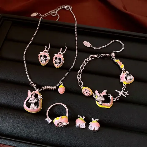 Vintage Palast Stil Zirkonia Künstliche Perle Schmuck Kollektion Für Damen Kupfer Emaille Rosa Hase Erdbeere Muster Halskette Armband Ring Ohrringe Zubehör