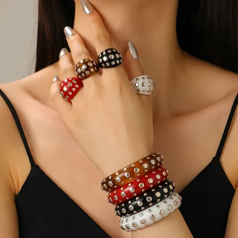 European Punk Style Resin Bracelet Rivet Rhinestone Inlaid Open Cuff Bangle Amber Resin Band Ring For Women Fashion Jewelry