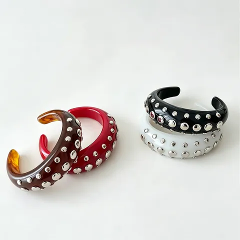 European Punk Style Resin Bracelet Rivet Rhinestone Inlaid Open Cuff Bangle Amber Resin Band Ring For Women Fashion Jewelry