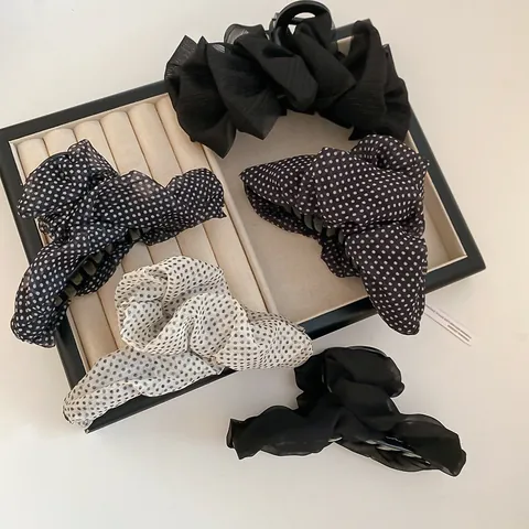 French Retro Pleated Cloud Polka Dot Hair Claw Clip Large Acrylic Fabric Wrapped Shark Clip For Women Elegant Lazy Style Hair Accessories