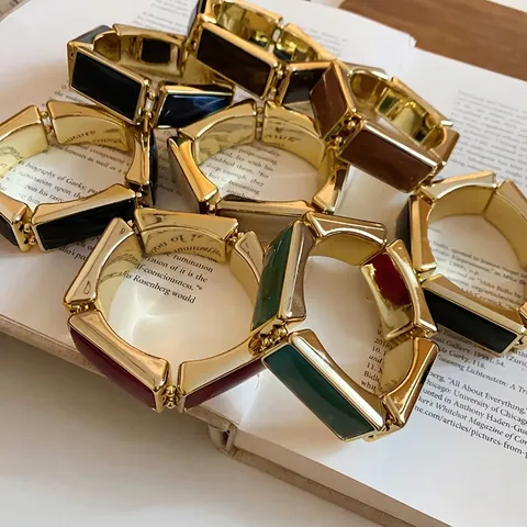 Vintage Hong Kong Style Rectangular Resin Splice Elastic Bracelet For Women Fashion Commute Gold Alloy Frame Wristband Jewelry