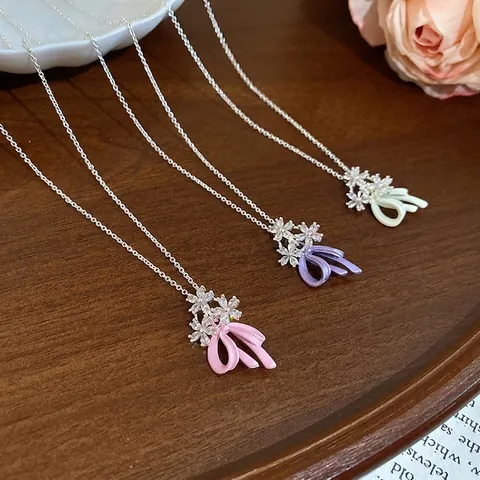 Sweet Butterfly Zirconia Flower Pendant Necklace For Women Copper Enamel Clavicle Chain Princess Style Jewelry Gift
