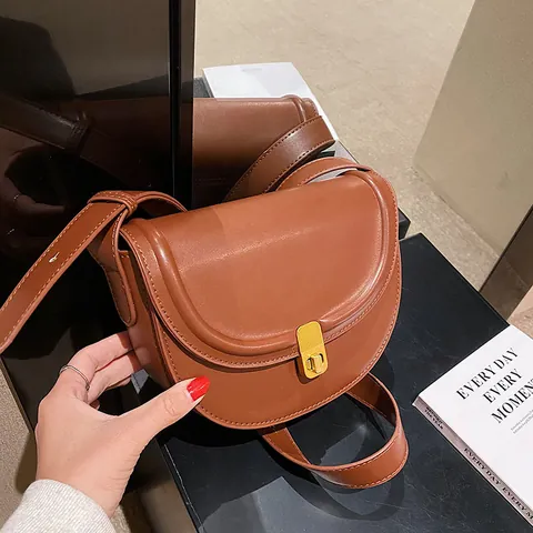 Borsa a Tracolla da Donna in Pelle PU Retrò Minimalista Tinta Unita Con Fibbia in Metallo Tracolla Regolabile Borsa Quotidiana di Moda