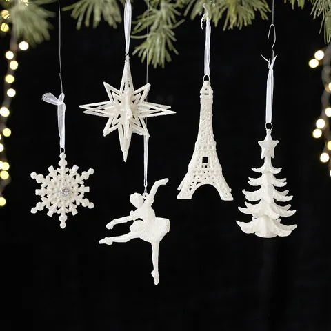 Weiße Kunststoff Weihnachten Hängende Ornamente Mit Glitzerbeschichtung Festliche Rentier Stern Glocke Schneeflocke Für Baum Zuhause Dekor