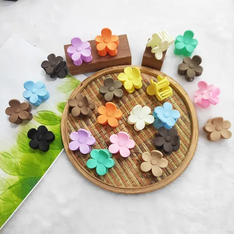 Matte Flower Hair Claw Clips Small Mini Shark Hairpin Maillard Macaron Color Floral Plastic Hair Accessory For Women Girls