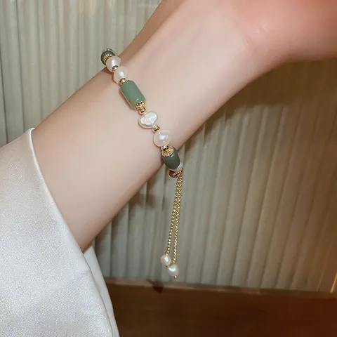 Fashion Artificial Pearl Crystal Flower Beaded Bracelet Light Luxury Elegant Wrist Jewelry For Women Gift