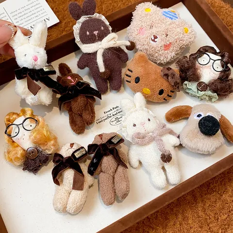 Spilla Animale in Velluto Fatta a Mano Orso Gatto Cane Autunno Inverno Dolce Carina Spilla di Peluche per Donna Accessori Abbigliamento Borsa
