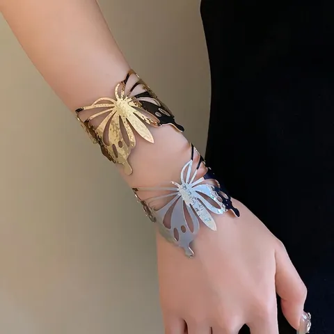 Damen Luxus Metall Armreif Hohle Blume Schmetterling Blatt Offen Verstellbar Armband Mode Schmuck Täglich Zubehör