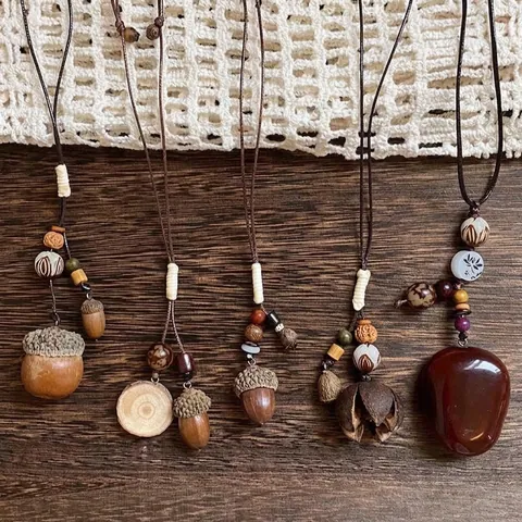 Collana in Stile Neo-Cinese Retrò Etnica in Rame con Zirconia Corda Cerata Collana Regolabile con Pendente a Pigna Fatto a Mano Donna