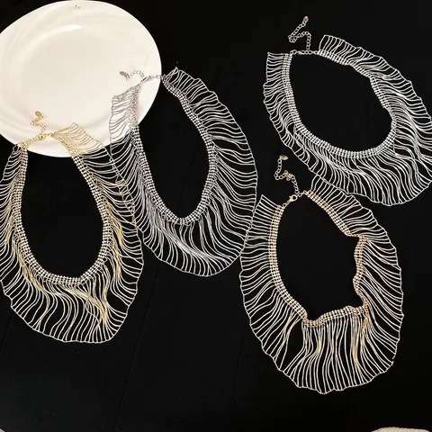 Collana con Nappine in Catena a Serpente in Metallo Stile Europeo Americano per Donna Choker a Frange Placcato Oro Argento Gioielli