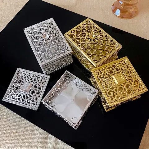 Vintage Hollow Metal Jewelry Box Rhinestone Court Style Exquisite Storage Case Square Rectangular Gift Box For Earrings
