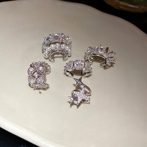 Elegante Pendiente de Cartílago de Cobre con Circonia Sin Agujero para Mujer Diseño Geométrico Estrella Cuadrada Plateado Joyería