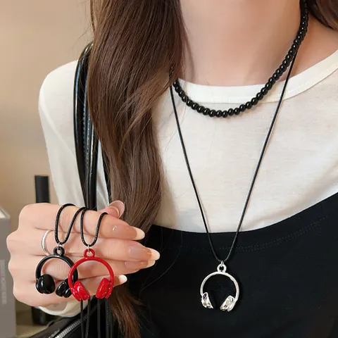Fashion Alloy Drip Oil Cartoon Mini Headphone Pendant Necklace Personalized Casual Sweater Chain Jewelry For Women