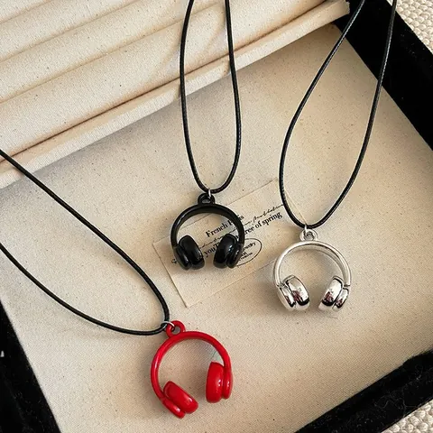 Fashion Alloy Drip Oil Cartoon Mini Headphone Pendant Necklace Personalized Casual Sweater Chain Jewelry For Women