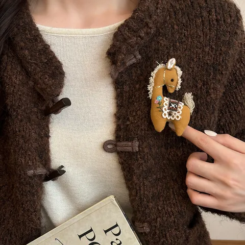 Handmade Cloth Pony Brooch Cute Cartoon Horse Embroidered Pin Small Niche Design Clothing Accessories For Women