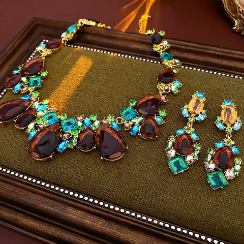 Parure Vintage Style Palais Alliage Perles Artificielles Strass Collier Boucles d Oreilles Bracelet Bijoux Luxe Émail Femme