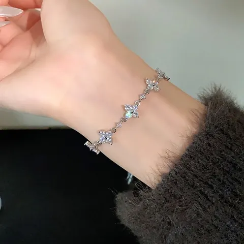 Elegant Copper Zirconia Flower Diamond Adjustable Slider Bracelet For Women Sparkling Inlaid Four-Petal Flower Bracelet Jewelry