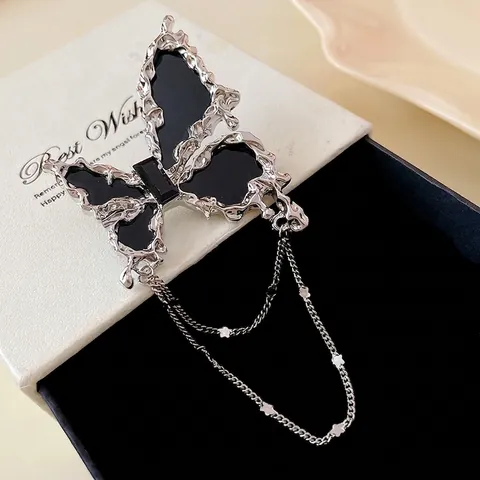 Women Western Pleated Butterfly Brooch Pin With Rhinestone Long Tassel Chain Elegant Copper Corsage For Coat Suit Accessory
