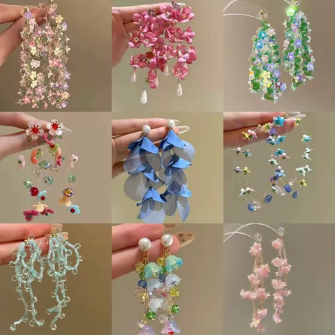 Orecchini Pendenti con Nappina e Fiori in Cristallo Artificiale Fatti a Mano Stile Foresta Dolci Orecchini Floreali da Donna
