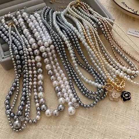 Collier en Perles Artificielles Vintage Français pour Femmes Pendentif Fleur de Camélia Coeur Choker en Perles Strass Bijoux Palais
