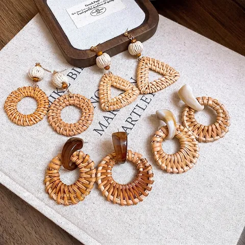 Boucles d'Oreilles Géométriques Vintage en Rotin Tressé Avec Perles en Bois Résine et Tige en Argent pour Femmes Bijoux