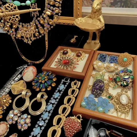 Collar de Perlas Artificiales Irregulares Estilo Palacio Vintage Cadena de Clavícula de Aleación Bañada en Oro con Strass Mujer