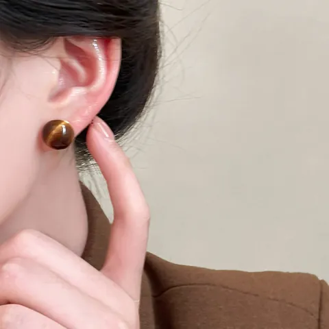 Orecchini a Bottone Rotondi in Resina Stile Vintage Maillard Per Donna Accessorio Gioielli Versatili in Lega Oro Marrone Regalo