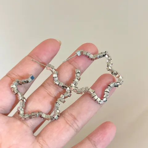 Boucles d'Oreilles Géométriques en Métal Minimaliste Étoile Mode Simple Clous d'Oreilles Étoilés Tige en Acier Bijoux pour Femme Cadeau