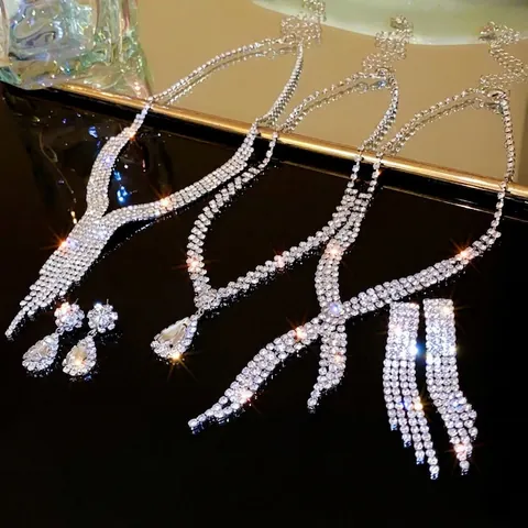 Luxury Alloy Rhinestone Waterdrop V-Shape Tassel Necklace And Earring Set Minimalist Clavicle Chain For Women Wedding Party Jewelry
