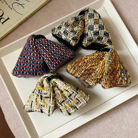 Korean Plaid Fabric Triangle Hair Claw Clip Tweed Texture Elegant Handmade Bow Shark Clip Women Fashion Hair Accessory