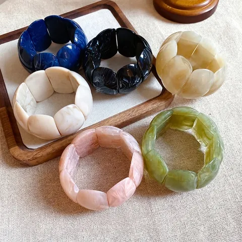 Bracelet Chunky en Acrylique Effet Marbré Exagéré Personnalisé Jonc Élastique pour Femme Bijoux de Niche Fait à la Main