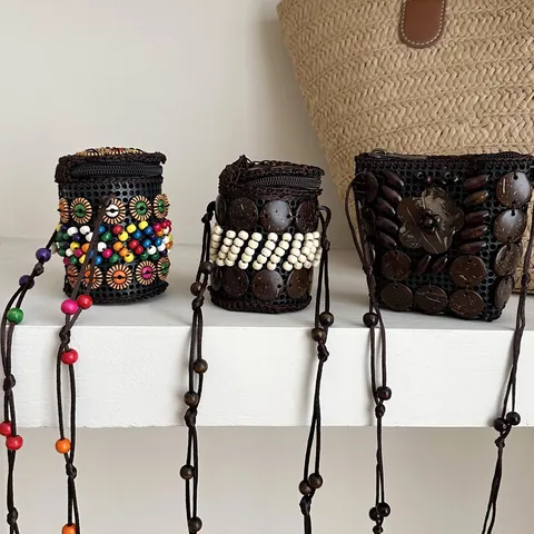 Bohemian Ethnic Style Natural Coconut Shell Mini Coin Purse Necklace For Women Vintage Handmade Woven Beads Long Neck Hanging Pouch Accessory