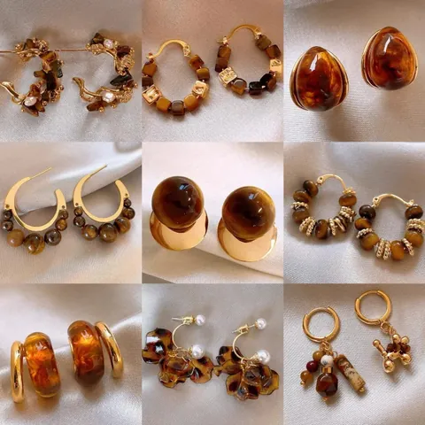Boucles d'Oreilles Café Style Maillard Vintage pour Femmes Rétro Hong Kong Light Luxury Alliage de Cuivre Strass Clous d'Oreilles Bijoux Géométriques