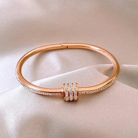 Brazalete de Acero de Titanio de Lujo Francés Triple Anillo Pavé de Circonia Elegante Pulsera de Diamantes Joyería de Moda para Mujer