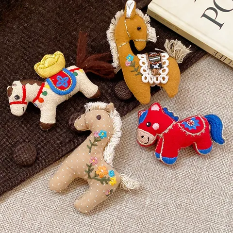Handmade Fabric Embroidered Zodiac Horse Brooch For Women Vintage Animal Pattern Flower Inlay Pin For Clothing Bag Hat Decor
