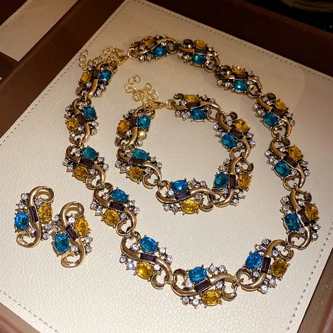 Vintage Palace Style Alloy Rhinestone Ellipse Pendant Necklace Bracelet Earrings Collection For Women Retro Elegant Jewelry
