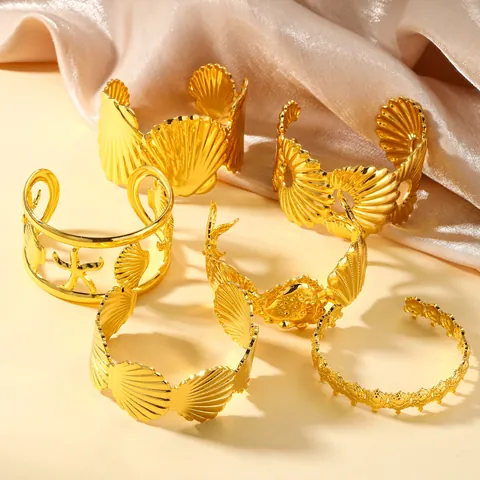 Brazalete Moderno de Acero de Titanio para Mujer Chapado en Oro de 18K Calado Flor Hoja Geométrico Brazalete Abierto Joyería de Moda Regalo