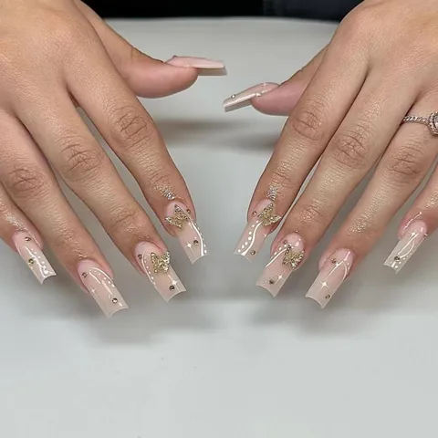 Faux Ongles à Presser Luxe Papillon Doré Long Coffin Avec Strass Rose Nude Ongles Artificiels Pour Fête Femmes
