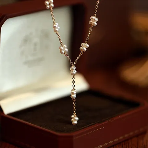 Handgefertigte Gewebte Blume Halskette Mit Echten Süßwasserperlen Gold Vergoldet Quastenanhänger Minimalistischer Eleganter Schmuck
