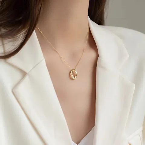 Elegant Copper Hollow Oval Pendant Necklace For Women Minimalist Geometric Clavicle Chain Jewelry In Gold And Silver For Daily Commute